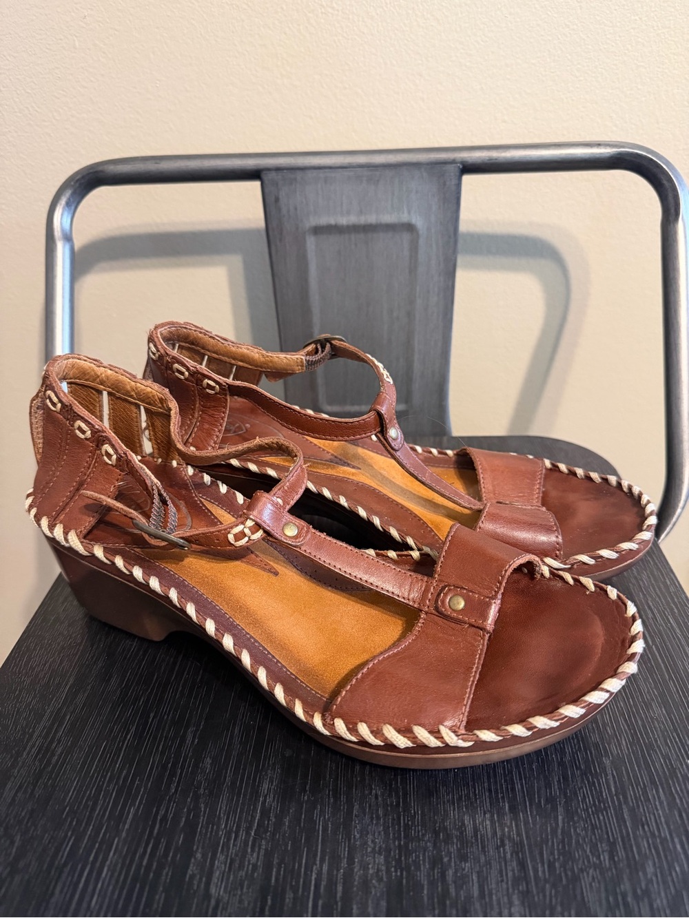 Ariat Brown Leather T Strap Whipstitch Western Sandals 8B